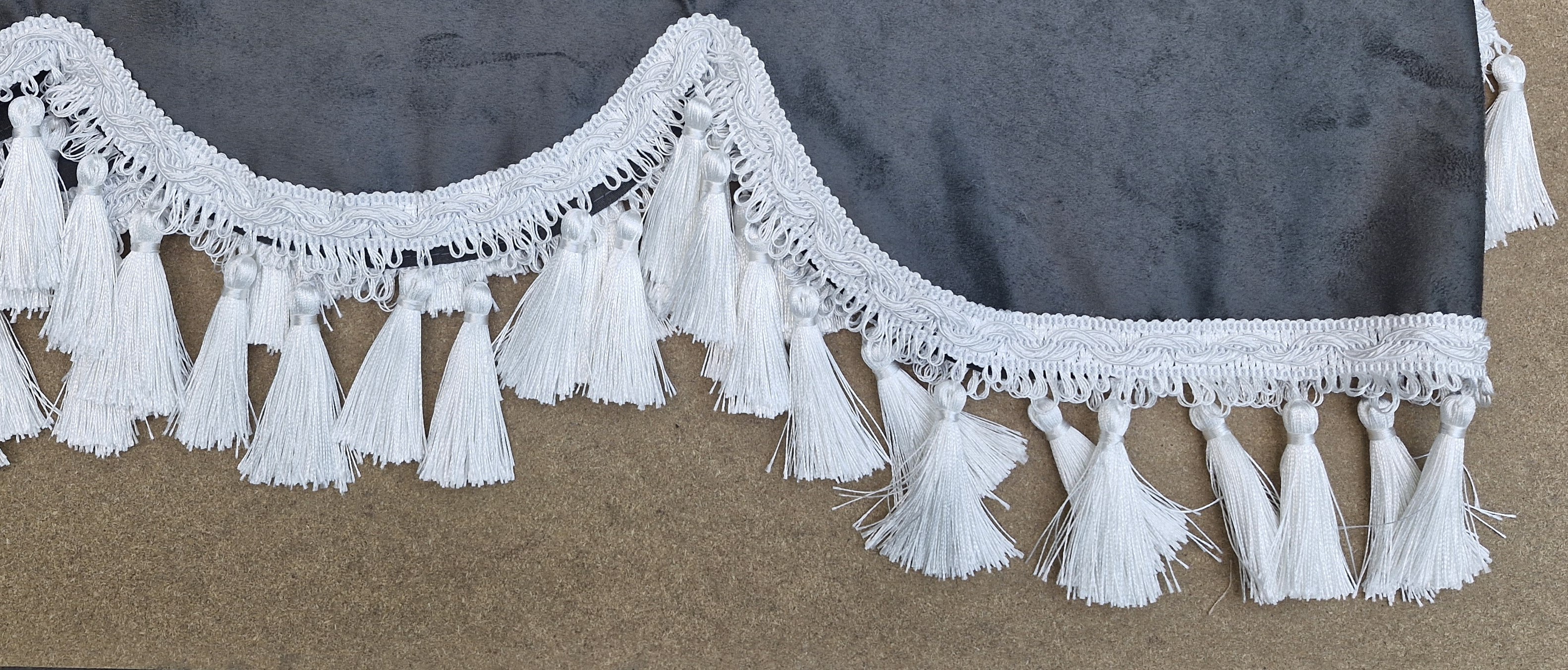 Záclonky boční - ŠEDÉ/BÍLÉ TŘÁSNĚ