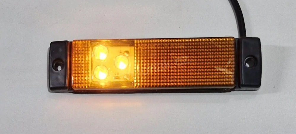 Poziční světlo 3 LED oranžové 12,5cm