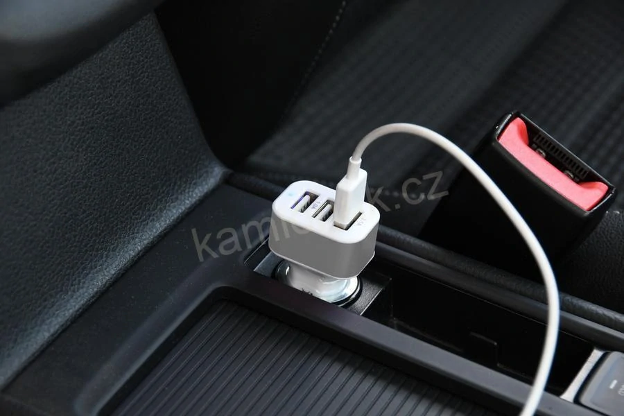Zástrčka 3xUSB 5V/2100mA 12/24V 