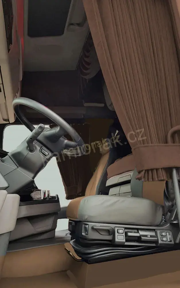 Závěsy skládané HEAVY - tmavě hnědé